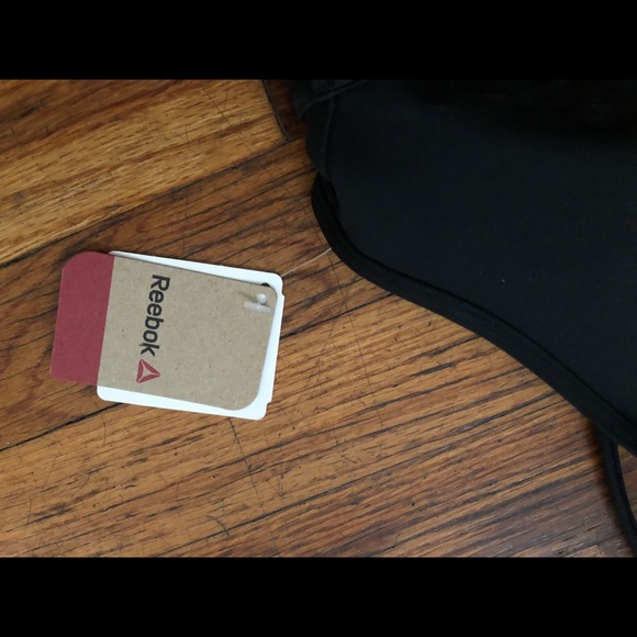 Reebok Strappy Sports Bra size SMALL - Picture 2 of 5